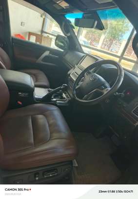 Toyota landcruiser ZX image 4