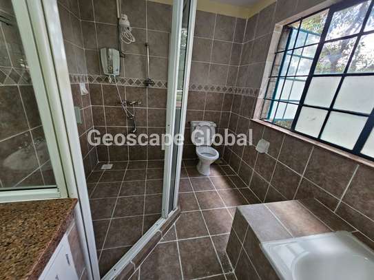 5 Bed House with En Suite in Spring Valley image 12