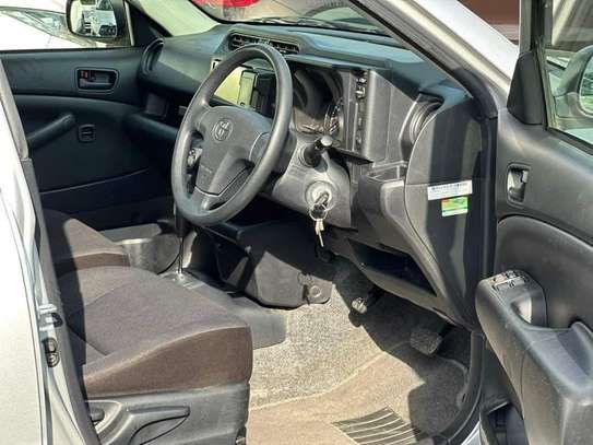TOYOTA PROBOX image 4