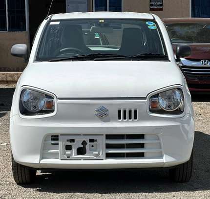 Suzuki Alto 2018 model fully loaded white color. image 8