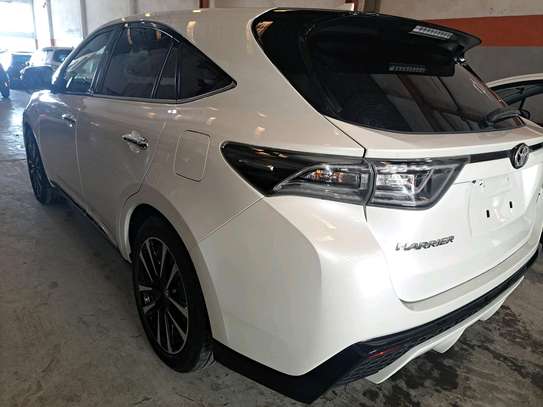 Toyota harrier GS image 5