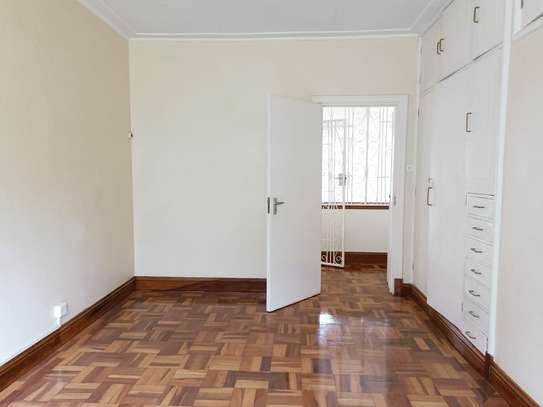 4 Bed House with En Suite in Rosslyn image 26