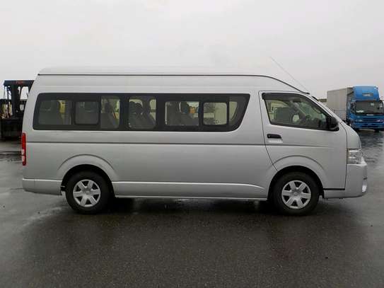 Toyota Hiace 9L DX image 3