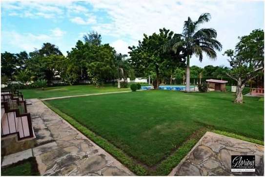 5 Bed Villa with En Suite in Nyali Area image 6