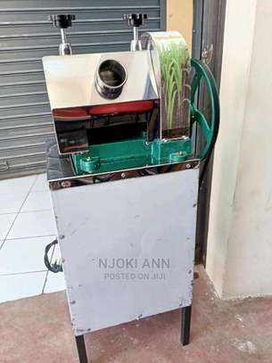 Sugarcane juicer machine image 1