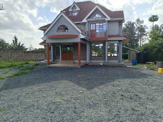 Newly built 5 bedroom house in a gated community image 6