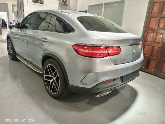Mercedes Benz GLE 350d image 5