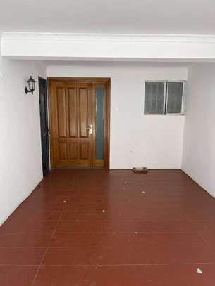 3 Bed Apartment with En Suite in Kilimani image 13