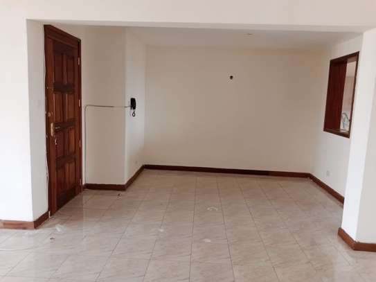 3 Bed Apartment with En Suite at Parklands Road image 2