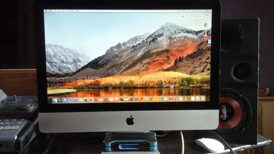 21.5 inch iMac image 1