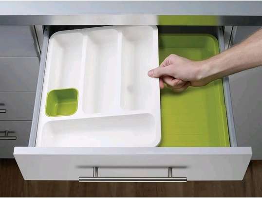 Expandable cutlery organiser image 1