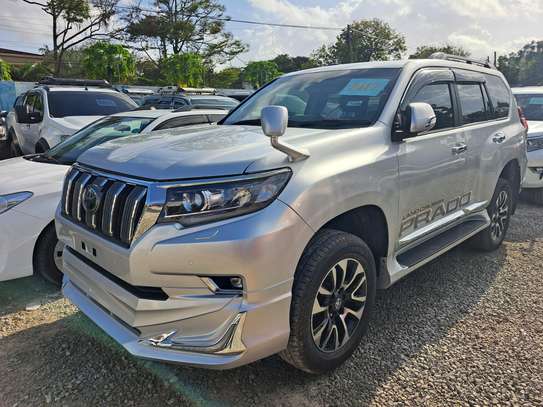 Toyota prado VXL image 2