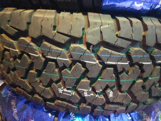 285/60R18 LT Comfoser tires Brand New free fitting image 1
