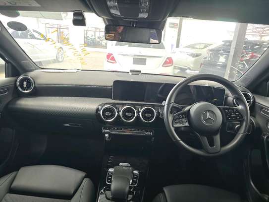 MERCEDES BENZ A180 image 5