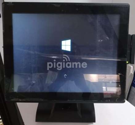 All in One Touch Screen Core I3 4gb/256 Ssd image 1