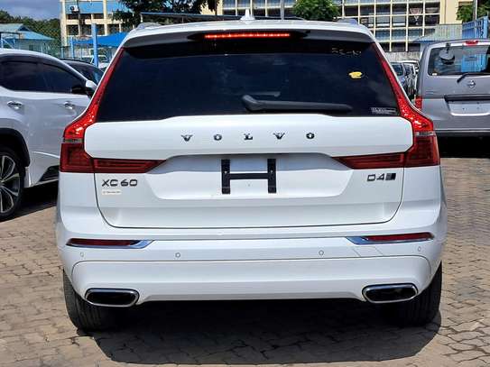 Volvo xc60, 2018 model image 2