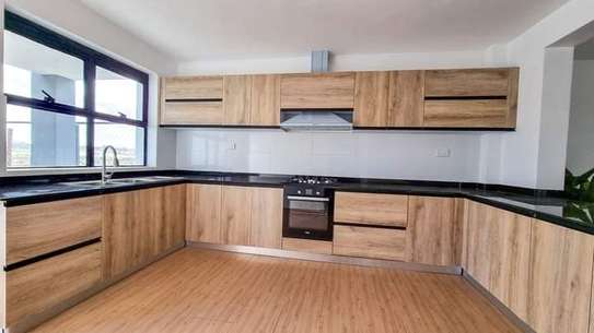 4 Bed House with En Suite at Infinity Park image 5