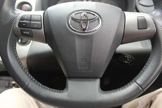 TOYOTA RAV4 2016 59,000 KMS image 8