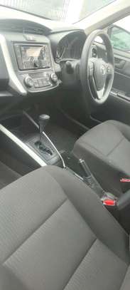 Toyota corolla Fielder Hybrid Silver 2018 image 5