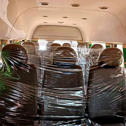 Toyota Hiace 9l diesel Manual silver 2018 image 5