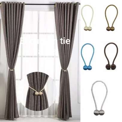 CLASSY CURTAIN HOLDERS image 2