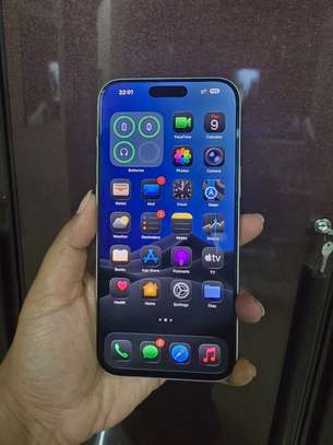 We buy dead, damaged, working used iPhones image 4