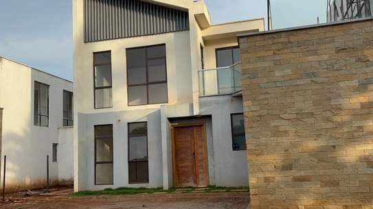 4 Bed Villa with En Suite in Kiambu Road image 11