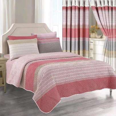 7pc Woolen Duvets with Curtains image 7