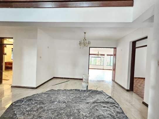 6 Bed House with En Suite in Nyari image 15
