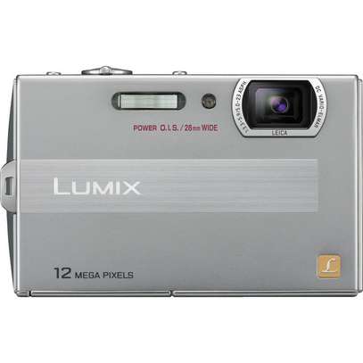 Panasonic Lumix DMC-FP8 Digital Camera image 3