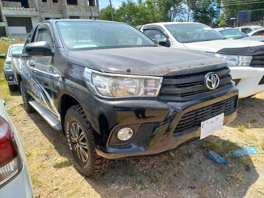 TOYOTA HILUX PICK UP. image 1