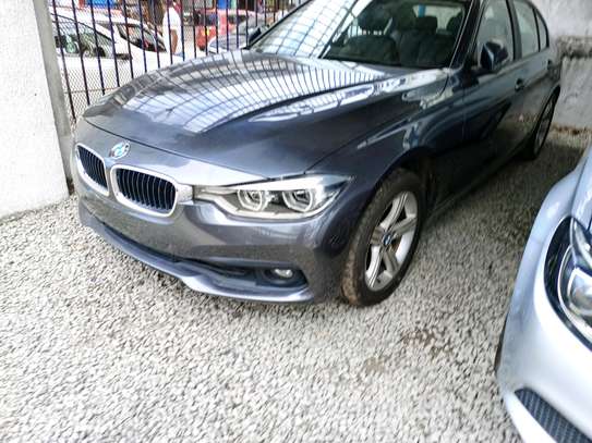 BMW 318i image 5
