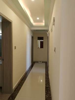 3 Bed Apartment with En Suite in Kilimani image 19
