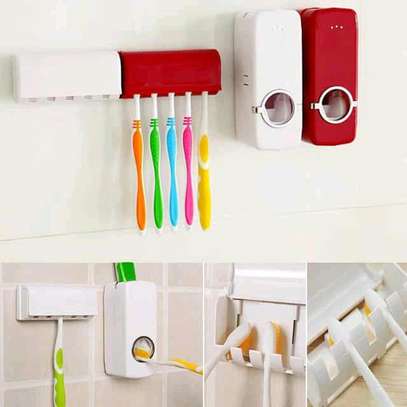 Toothpaste dispenser image 3