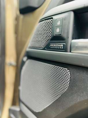 LAND ROVER DEFENDER image 10