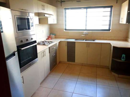2 Bed Apartment with En Suite at Rhapta Road image 2