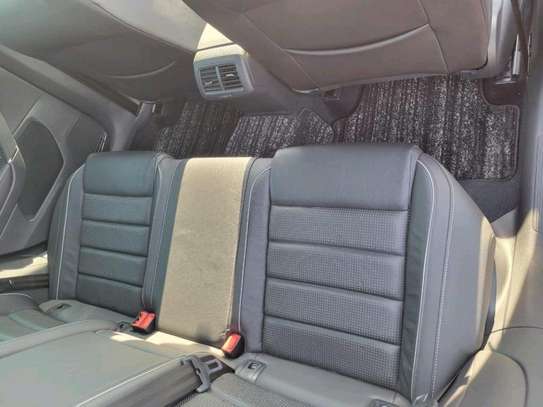 VOLKSWAGEN GOLF R image 8