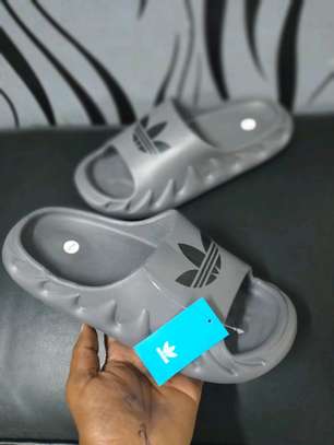 Adidas Yeezy Slides size:40-45 image 2