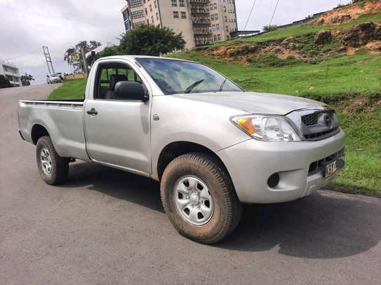 TOYOTA HILUX 4WD image 5
