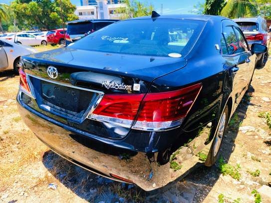 Toyota Crown Royalsaloon black 2017 image 10