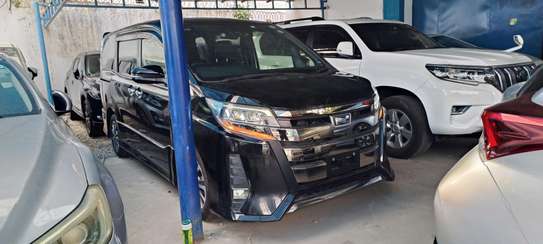 Toyota Noah WXB Black 2018 2wd image 2