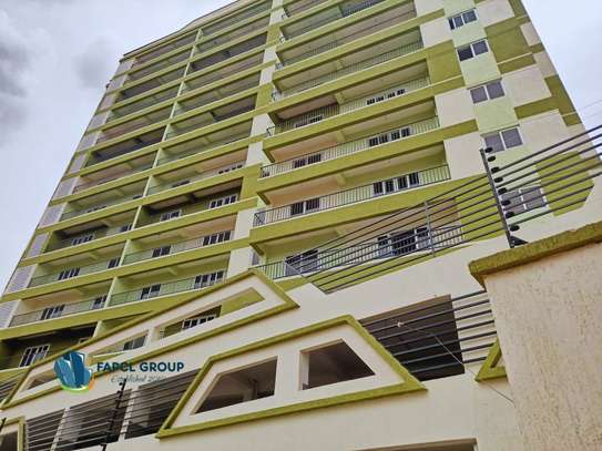Serviced 2 Bed Apartment with En Suite at Hatheru Road image 1