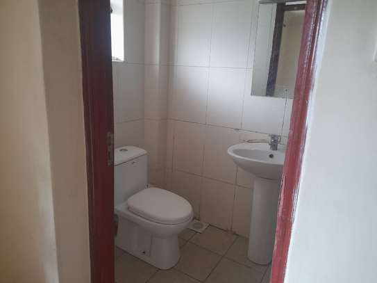 3 bedroom apartment all ensuite with Dsq image 6