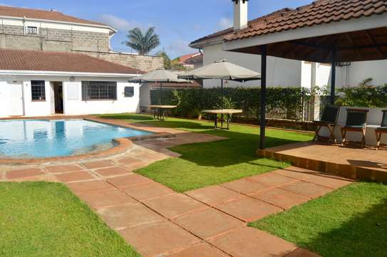5 Bed Townhouse with En Suite in Westlands Area image 2