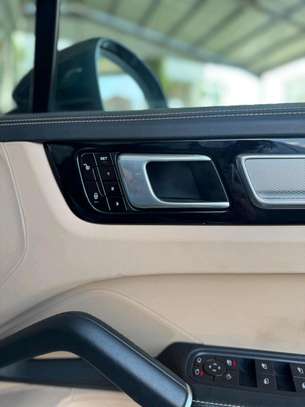 Porsche cayenne Blue 2018 image 6