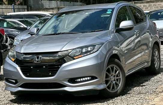 Honda vezel hybrid silver image 1
