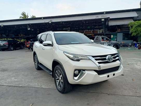 Toyota Fortuner White 2018 4wd image 2