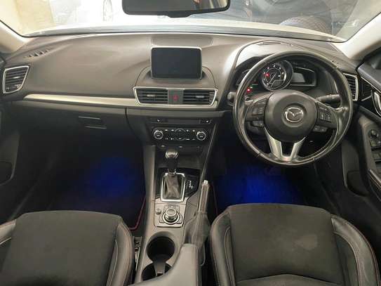 Mazda axela Sunroof image 3