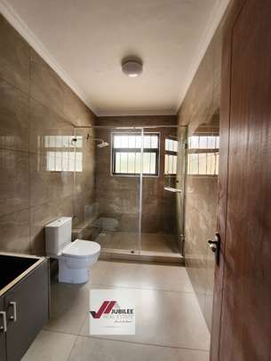 6 Bed Townhouse with En Suite in Lower Kabete image 12
