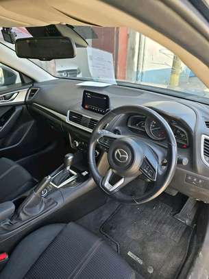 Mazda axela  hatchback image 8